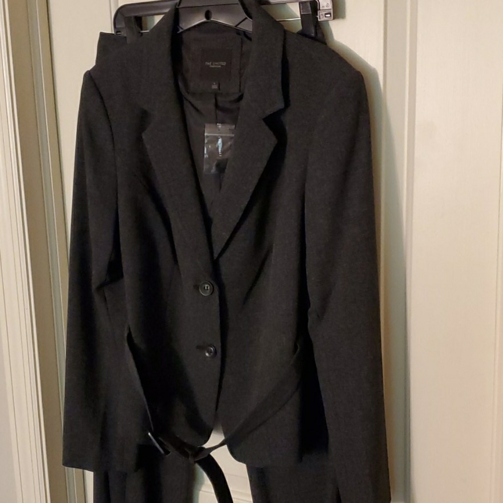Women's pant suit